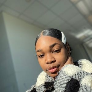 Meet your Posher, Kamyra